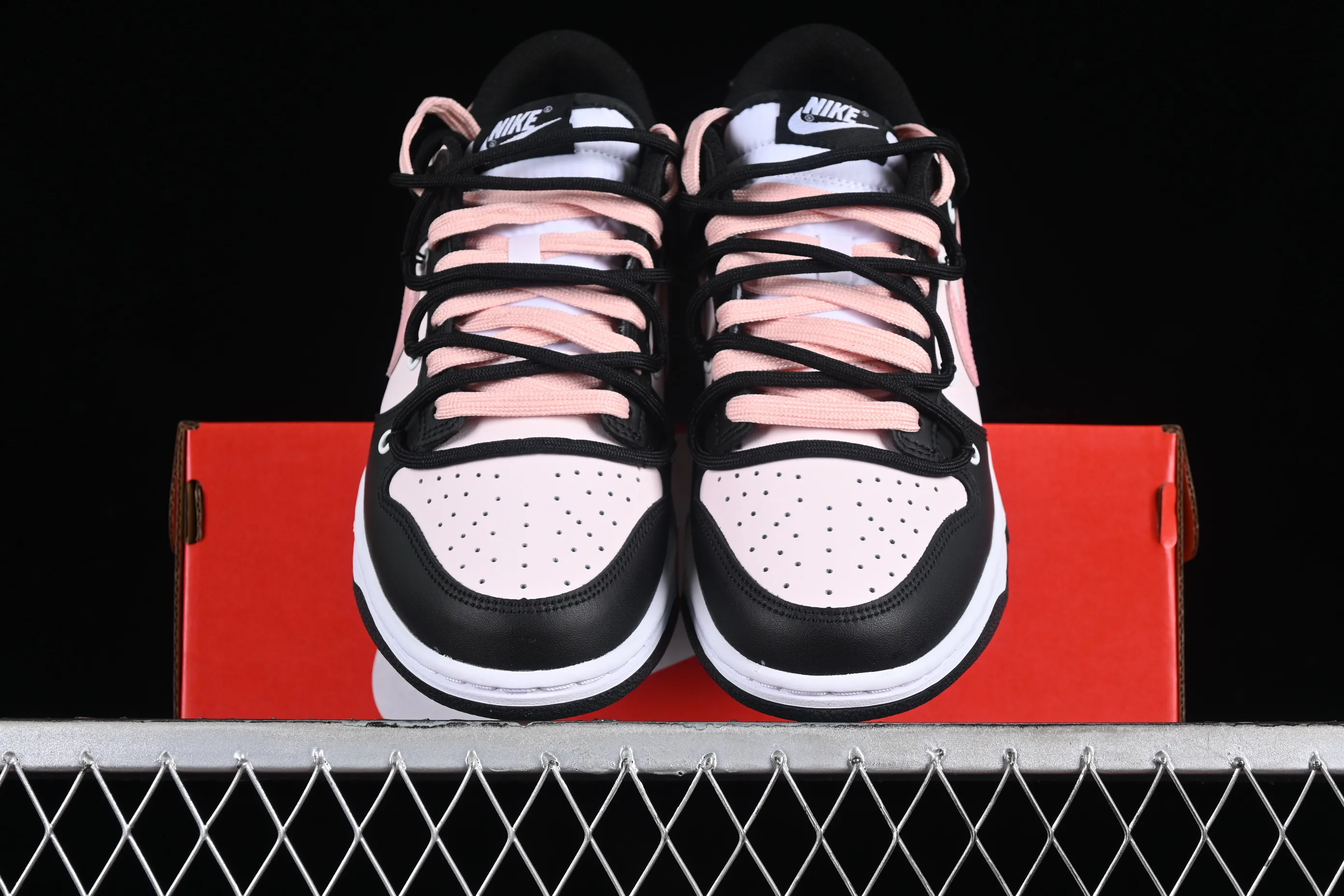 All Categories Nk SB Dunk Series Nk SB Dunk Low Low-top Sneakers Nk Dunk Low Tokyo Raspberry Black Pink Customized Deconstructed Strap Casual Sneakers CW1590-100